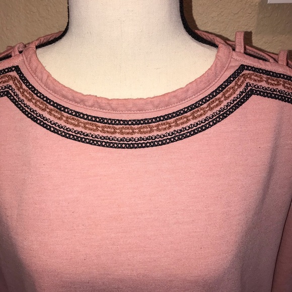 Annabelle Dusty Rose Embroidered Shoulder Cutout Blouse oversized Size Small - Picture 6 of 16